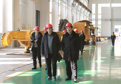 中國(guó)煤機(jī)協(xié)會(huì)領(lǐng)導(dǎo)蒞臨創(chuàng)力集團(tuán)調(diào)研指導(dǎo)(圖3) 中國(guó)煤機(jī)協(xié)會(huì)領(lǐng)導(dǎo)蒞臨創(chuàng)力集團(tuán)調(diào)研指導(dǎo)(圖3)